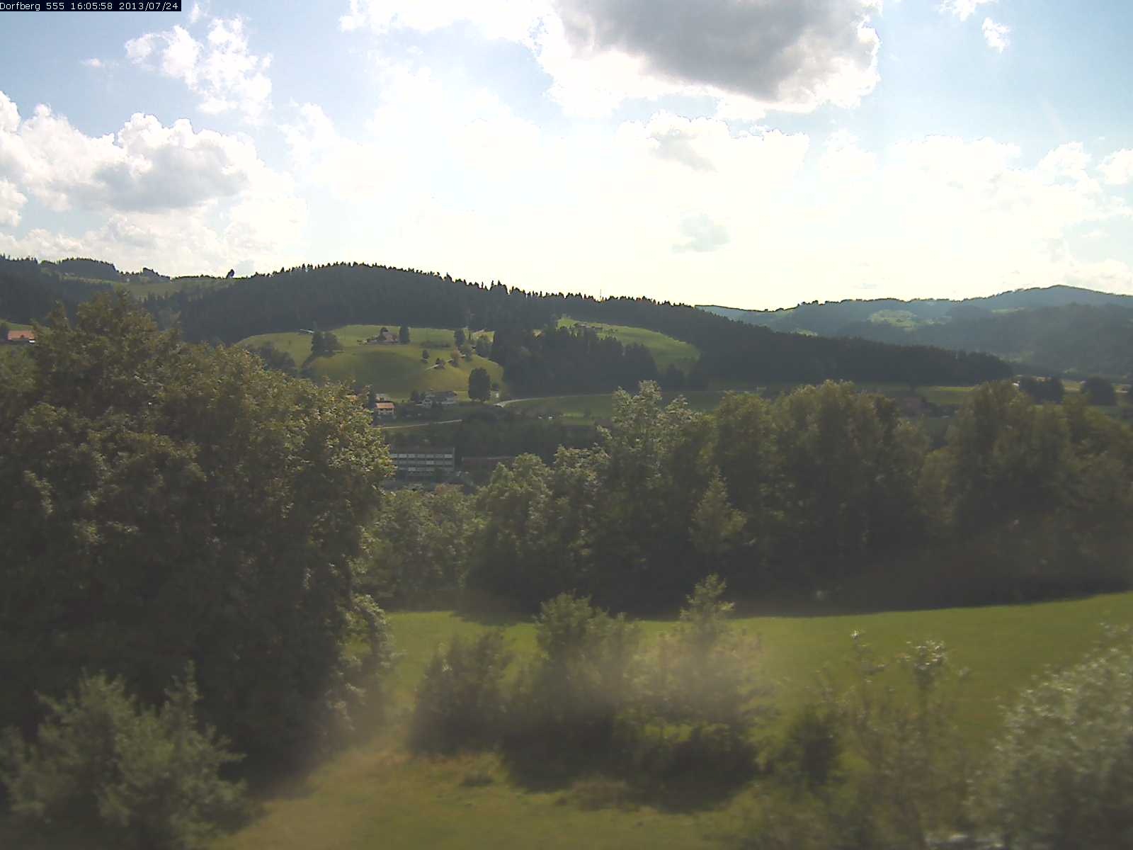 Webcam-Bild: Aussicht vom Dorfberg in Langnau 20130724-160600