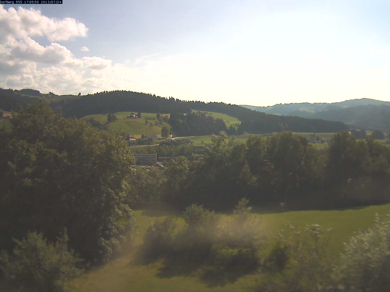 Webcam-Bild: Aussicht vom Dorfberg in Langnau 20130724-170600