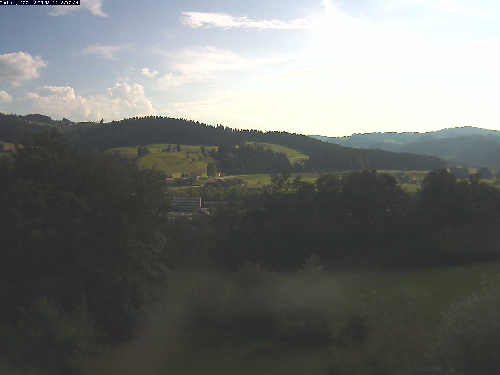 Webcam-Bild: Aussicht vom Dorfberg in Langnau 20130724-180600