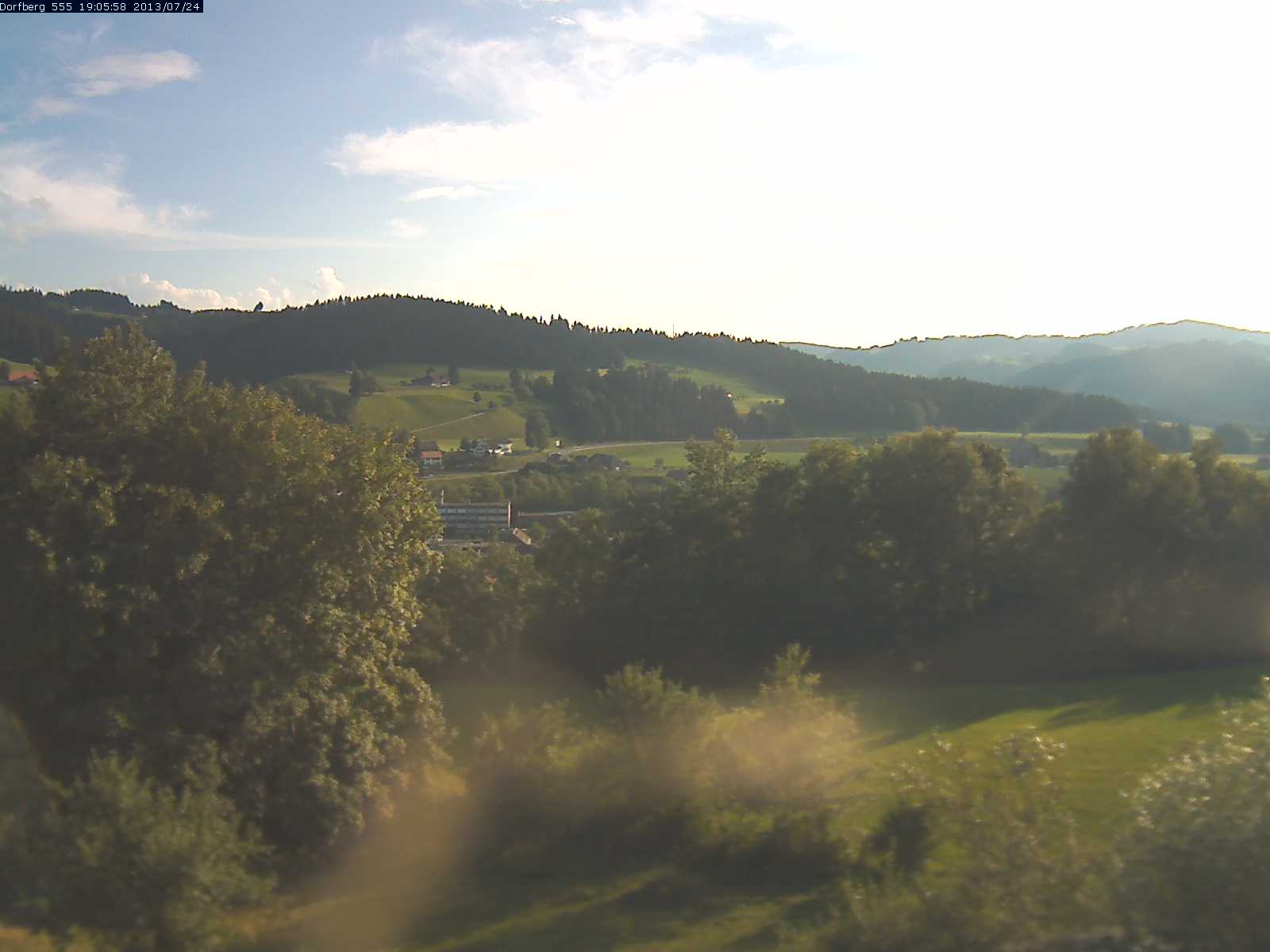 Webcam-Bild: Aussicht vom Dorfberg in Langnau 20130724-190600