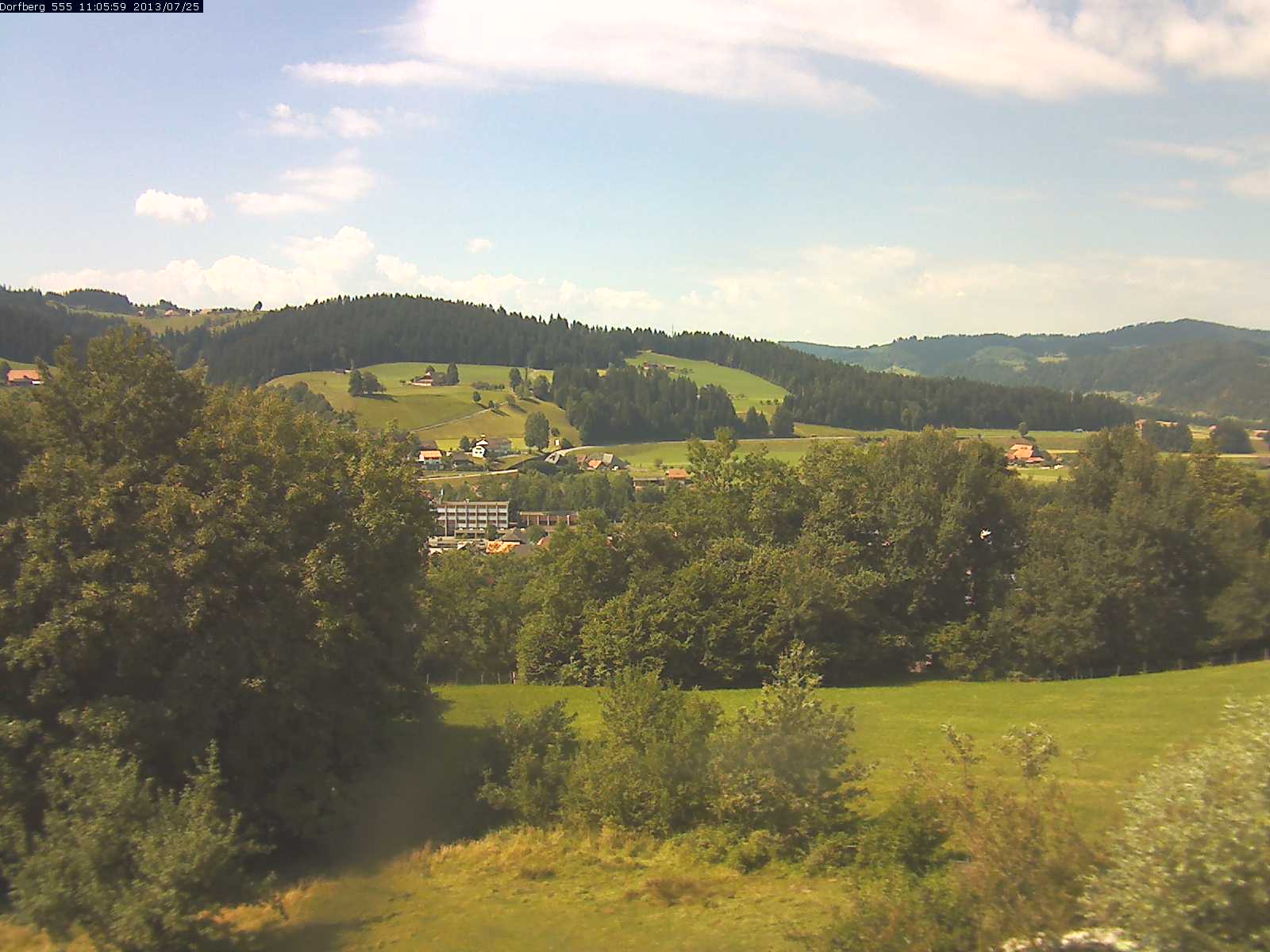 Webcam-Bild: Aussicht vom Dorfberg in Langnau 20130725-110600