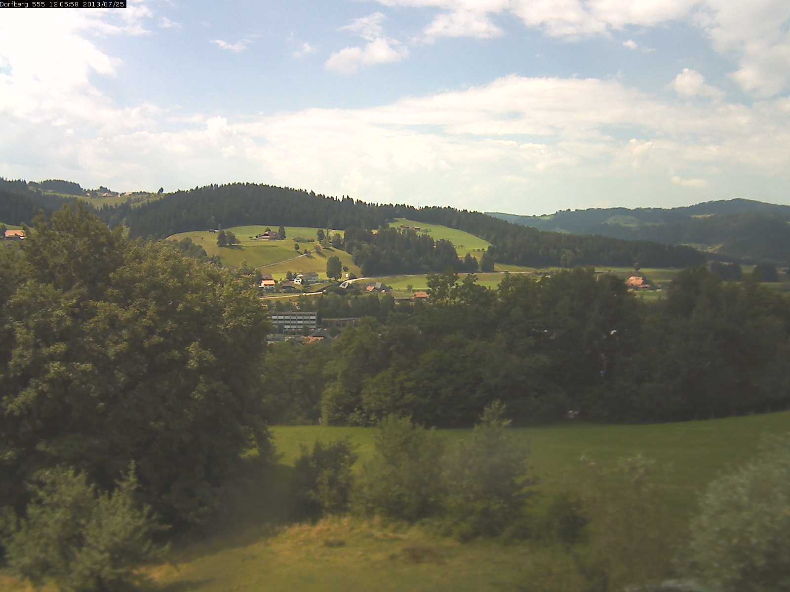 Webcam-Bild: Aussicht vom Dorfberg in Langnau 20130725-120600
