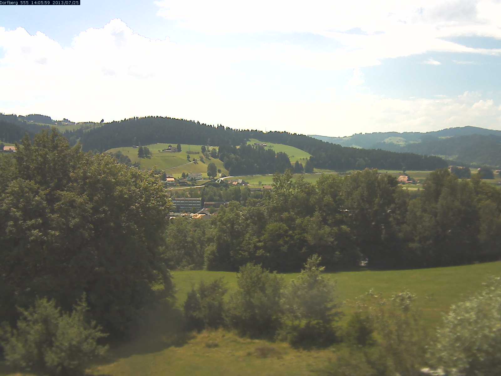 Webcam-Bild: Aussicht vom Dorfberg in Langnau 20130725-140600