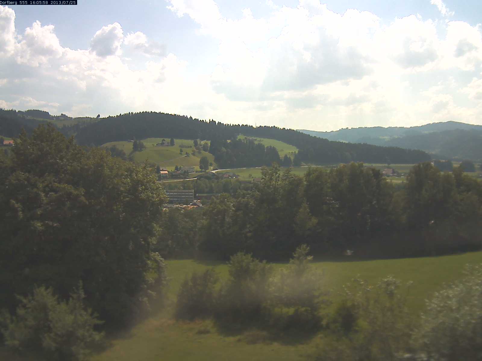 Webcam-Bild: Aussicht vom Dorfberg in Langnau 20130725-160600