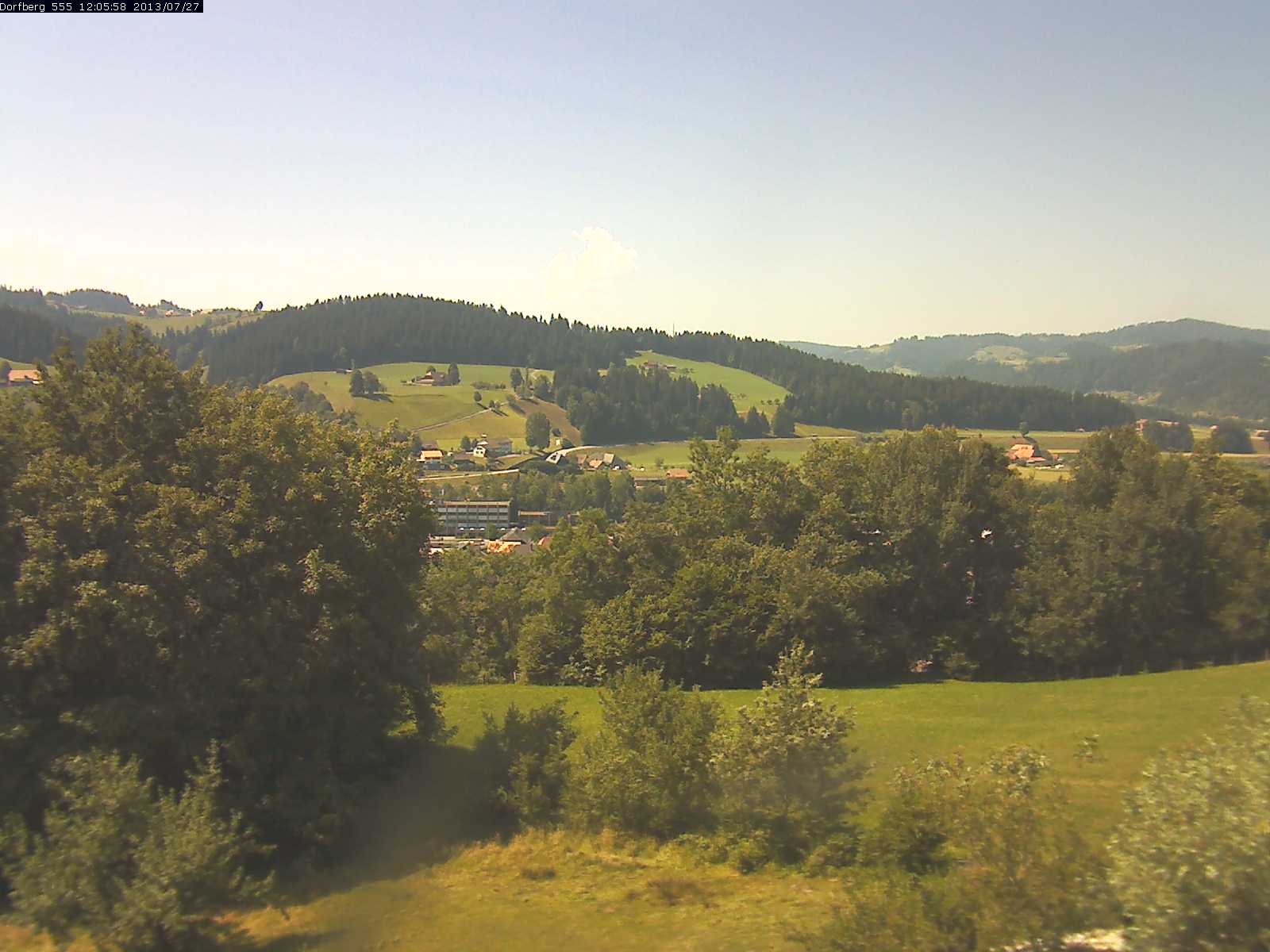 Webcam-Bild: Aussicht vom Dorfberg in Langnau 20130727-120600