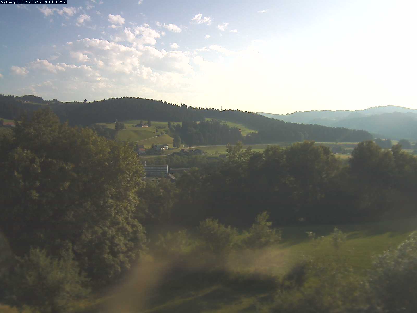 Webcam-Bild: Aussicht vom Dorfberg in Langnau 20130727-190600