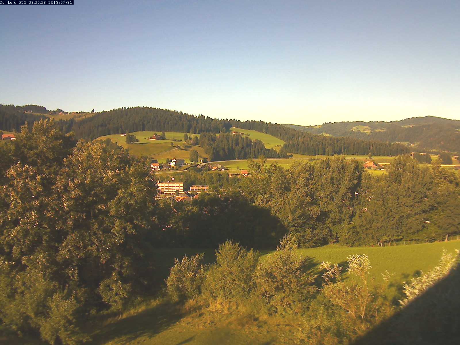 Webcam-Bild: Aussicht vom Dorfberg in Langnau 20130731-080600