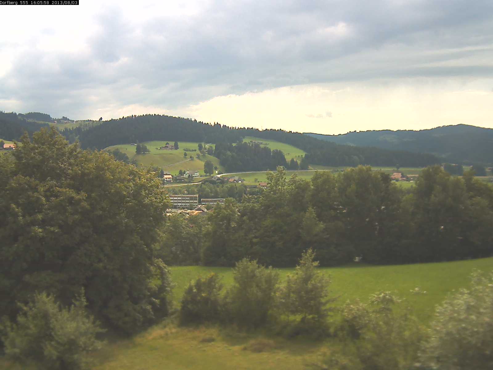 Webcam-Bild: Aussicht vom Dorfberg in Langnau 20130803-160600