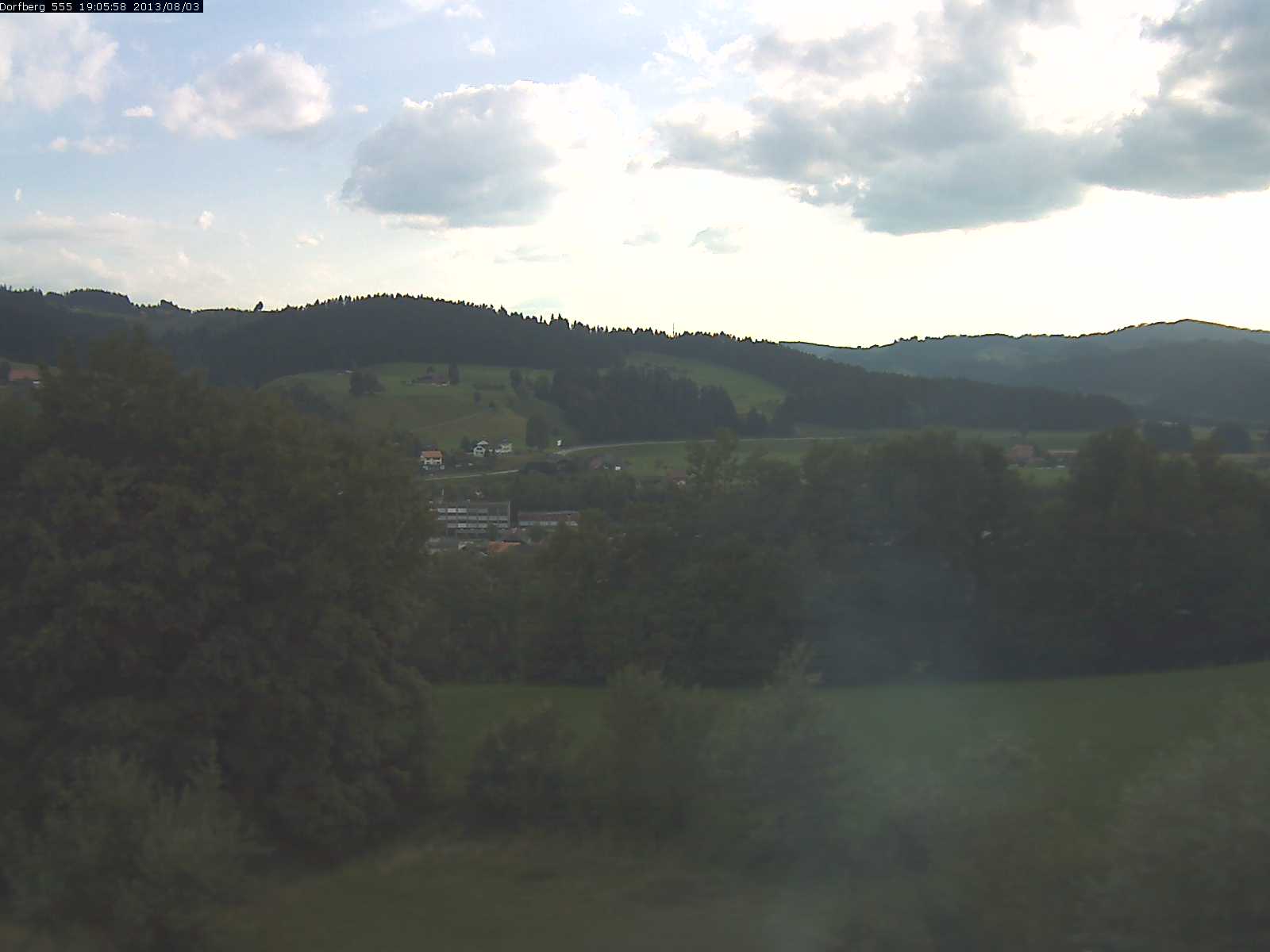 Webcam-Bild: Aussicht vom Dorfberg in Langnau 20130803-190600
