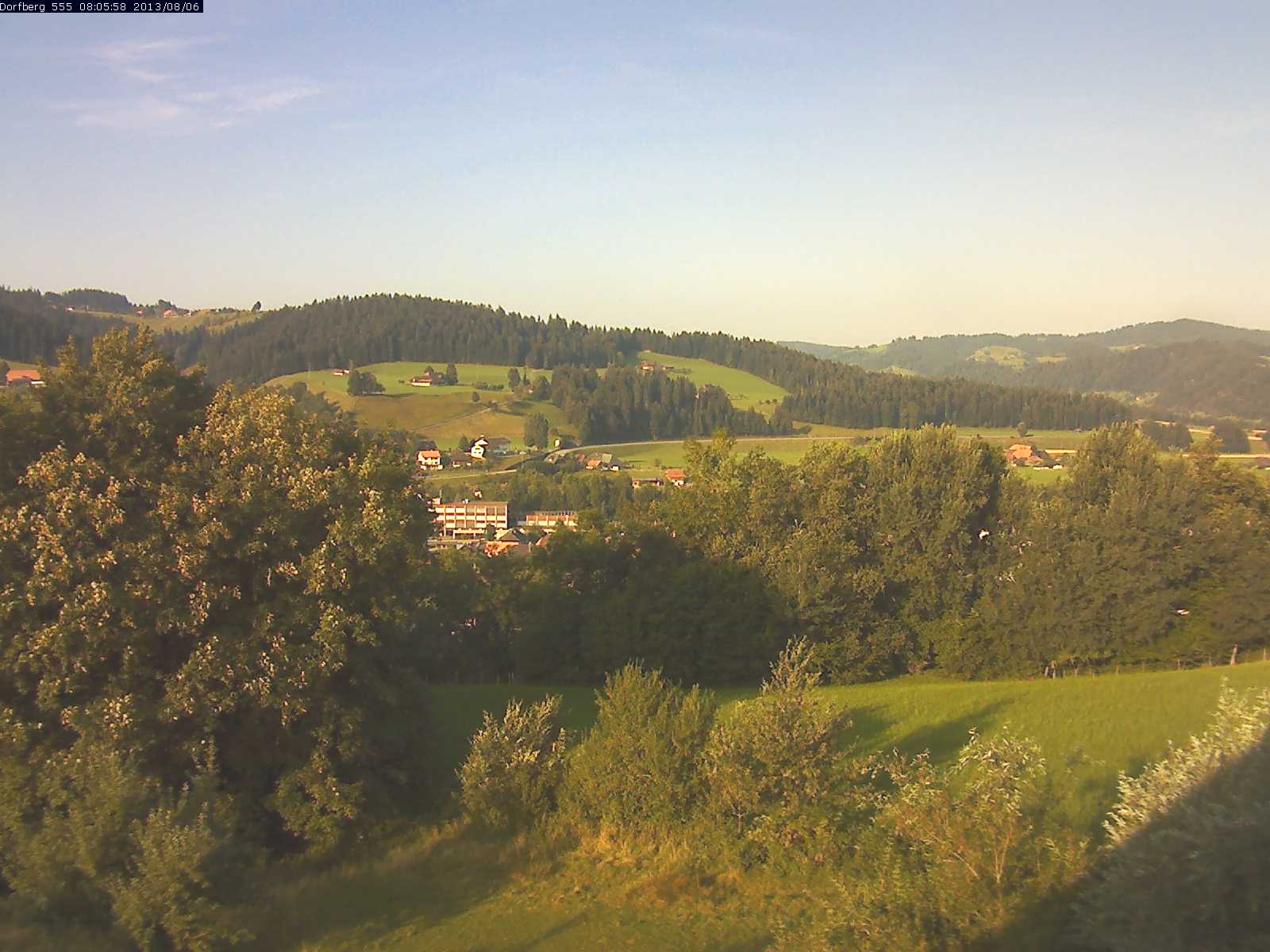 Webcam-Bild: Aussicht vom Dorfberg in Langnau 20130806-080600