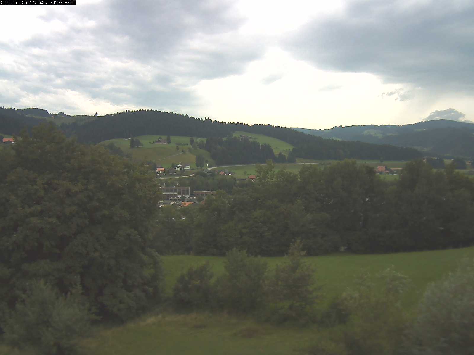 Webcam-Bild: Aussicht vom Dorfberg in Langnau 20130807-140600