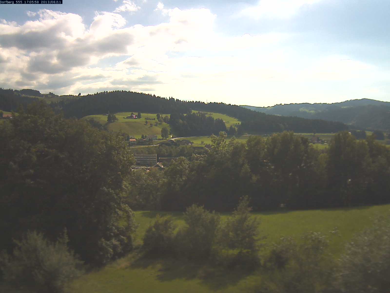 Webcam-Bild: Aussicht vom Dorfberg in Langnau 20130811-170600