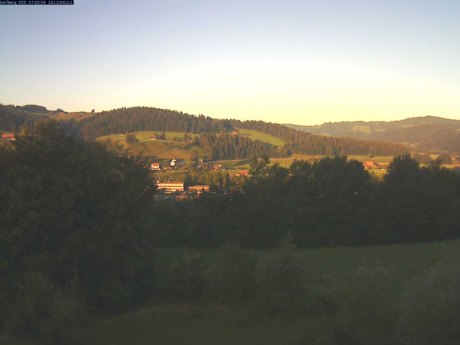 Webcam-Bild: Aussicht vom Dorfberg in Langnau 20130812-070600