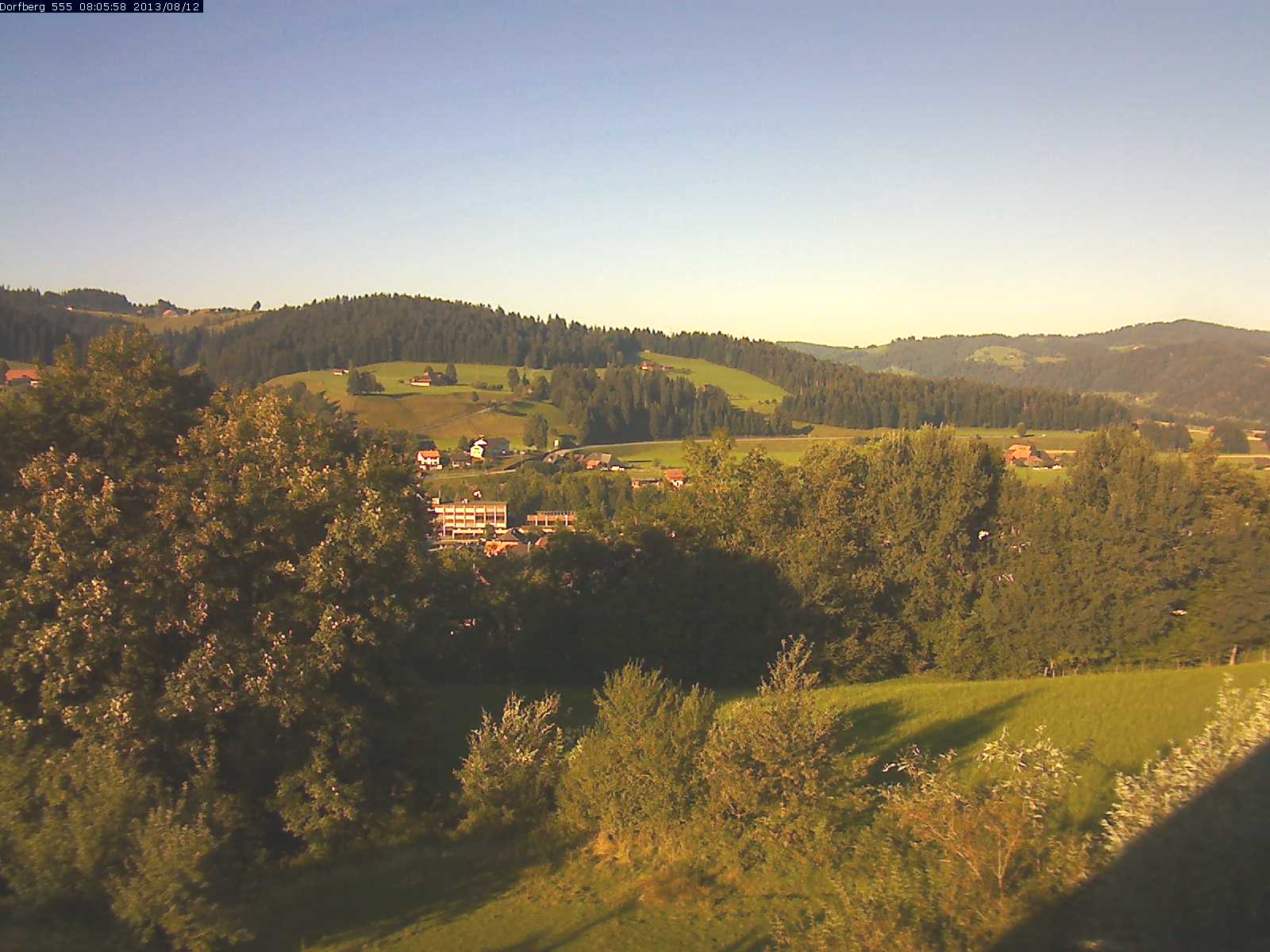 Webcam-Bild: Aussicht vom Dorfberg in Langnau 20130812-080600