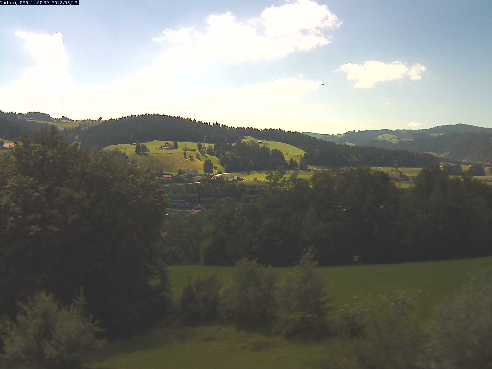 Webcam-Bild: Aussicht vom Dorfberg in Langnau 20130812-140600