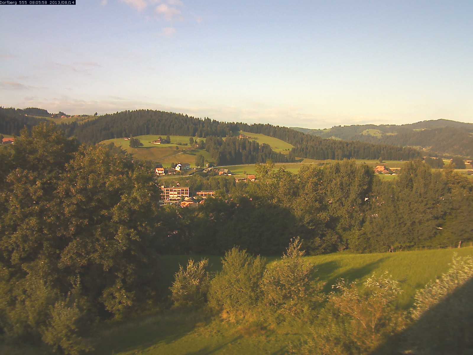 Webcam-Bild: Aussicht vom Dorfberg in Langnau 20130814-080600