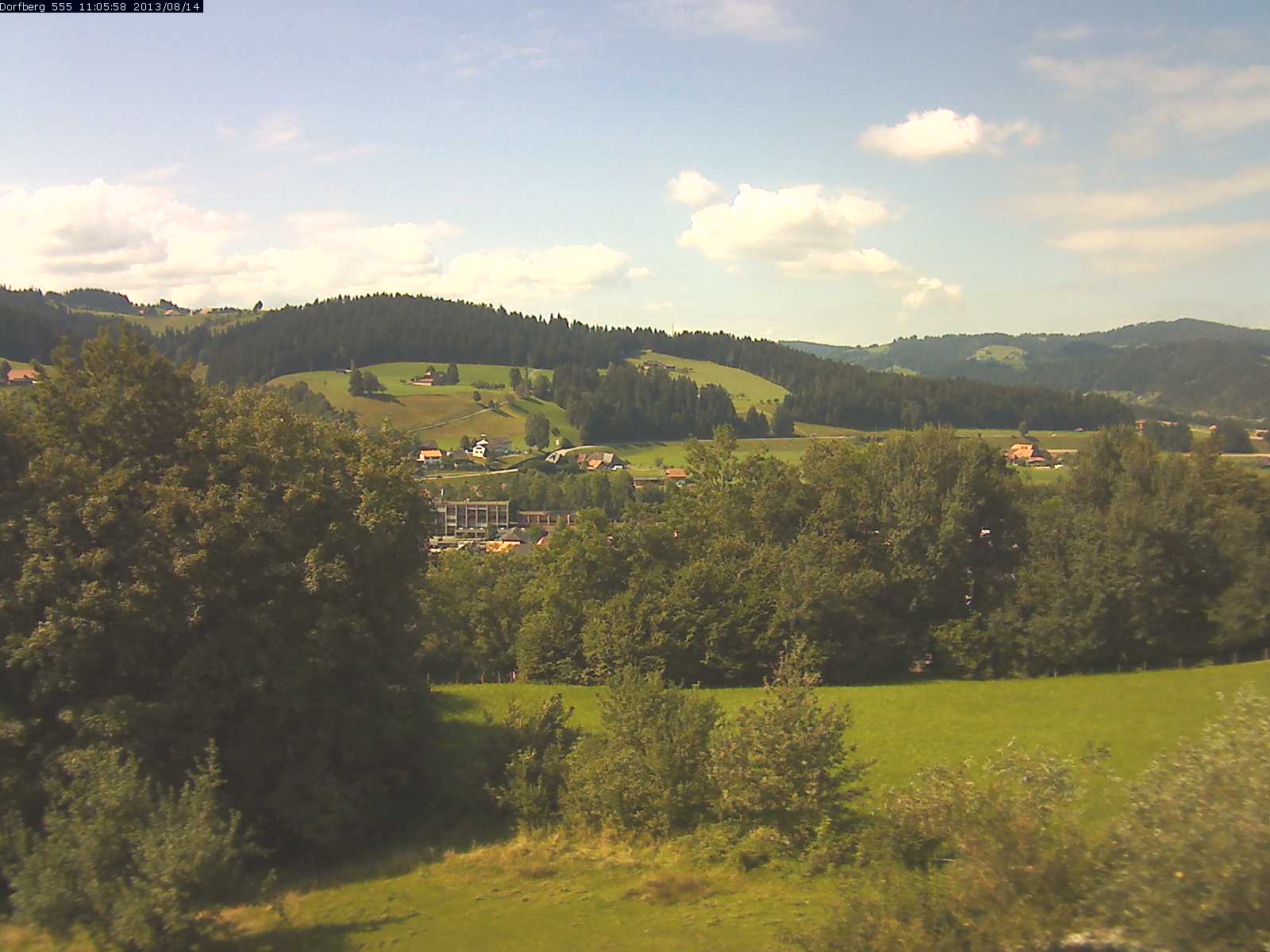 Webcam-Bild: Aussicht vom Dorfberg in Langnau 20130814-110600