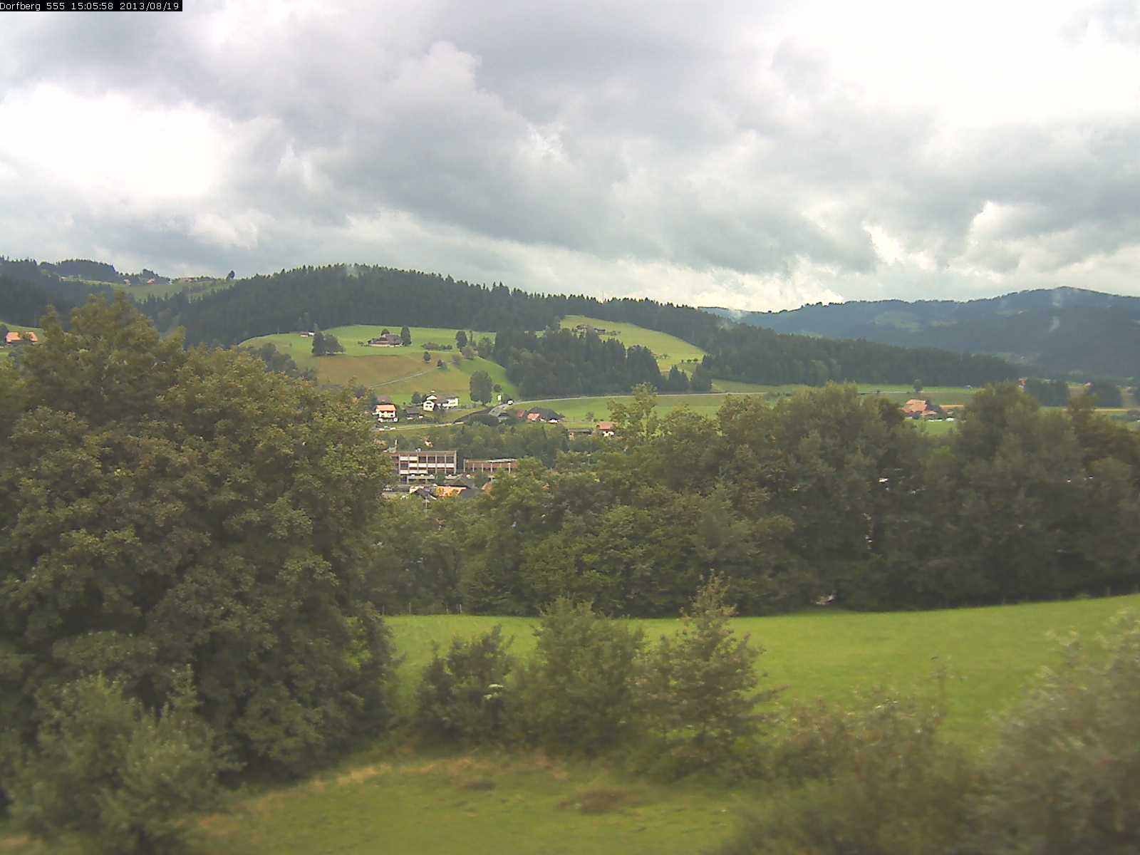 Webcam-Bild: Aussicht vom Dorfberg in Langnau 20130819-150600