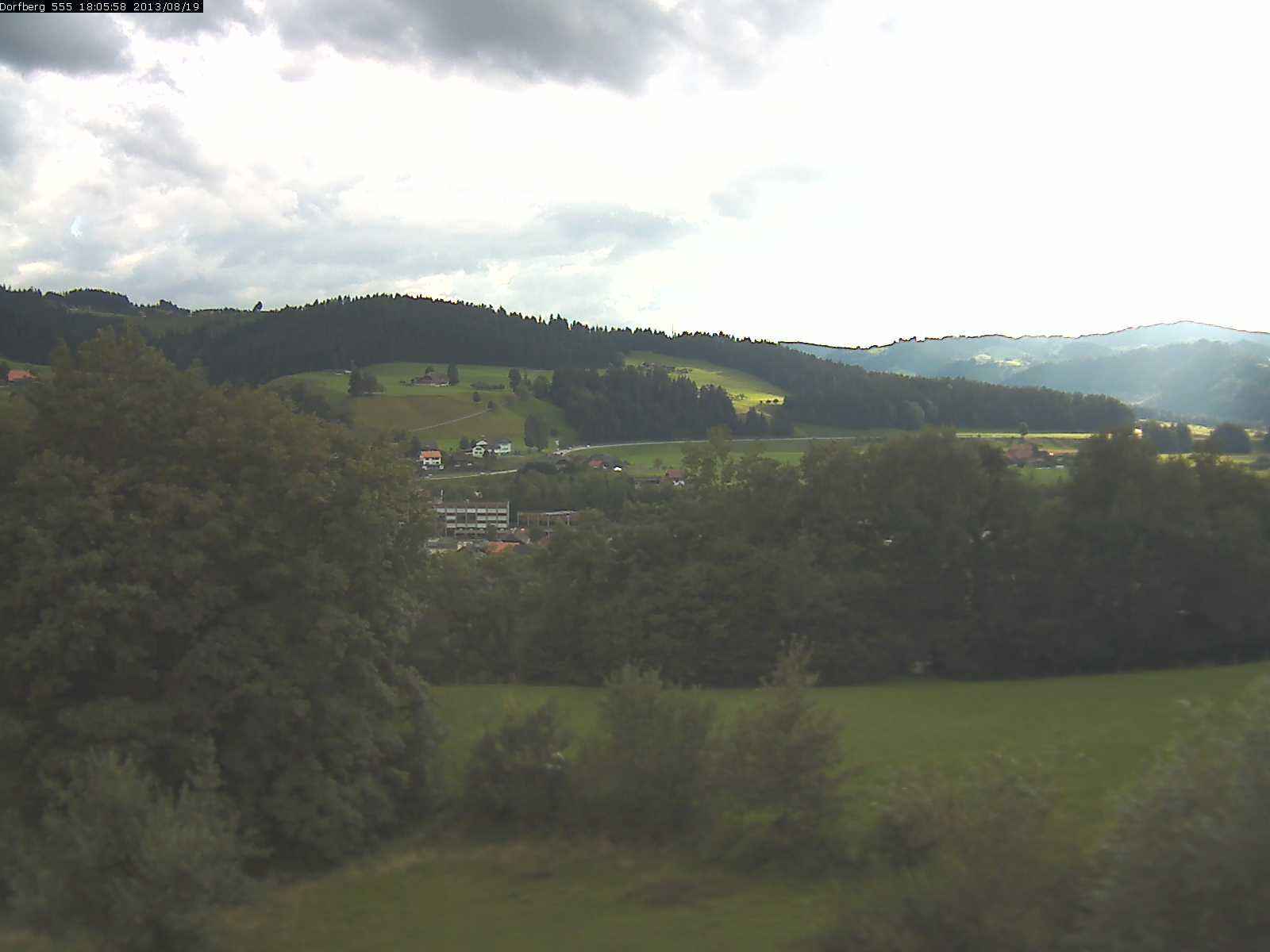 Webcam-Bild: Aussicht vom Dorfberg in Langnau 20130819-180600