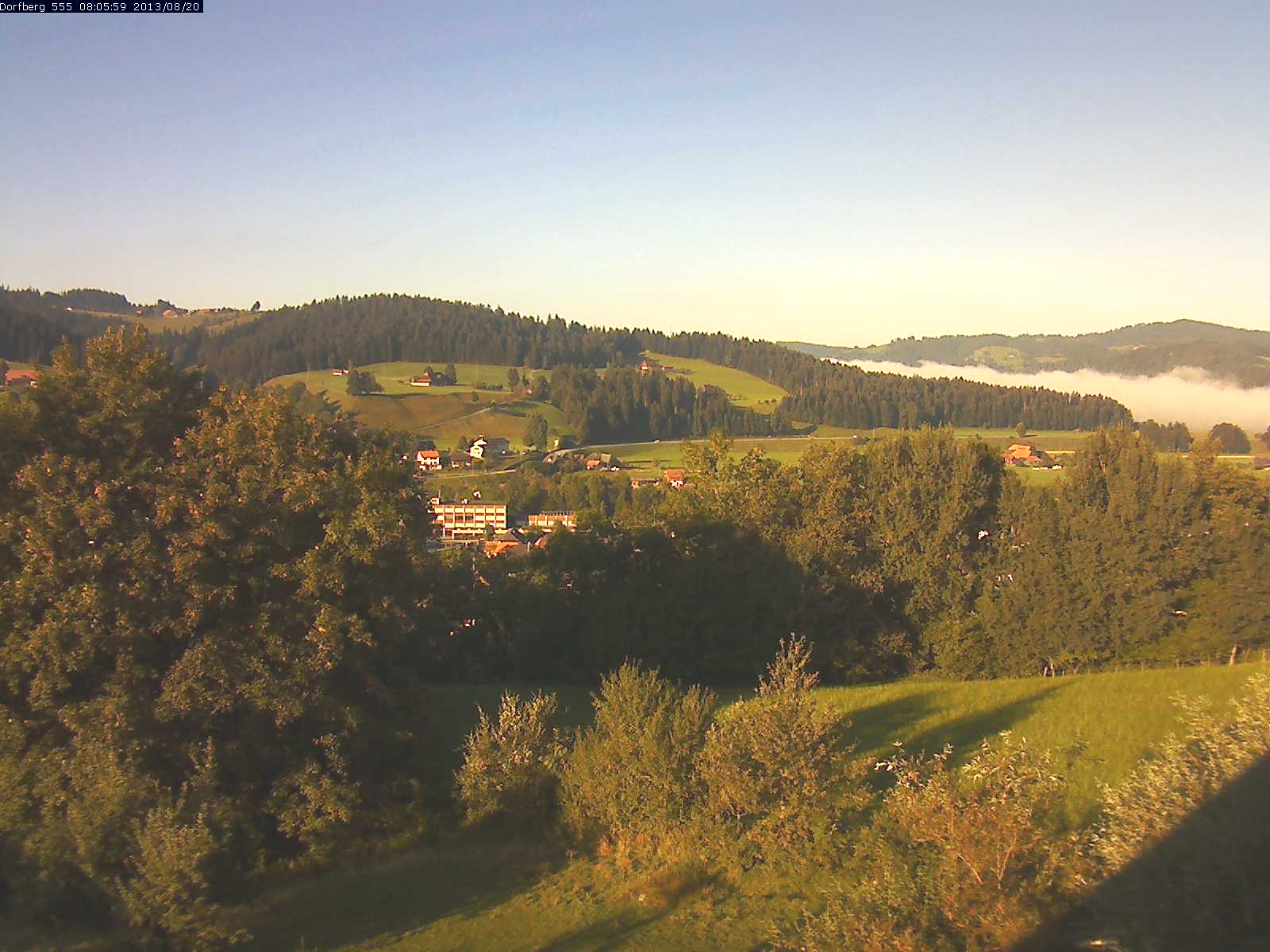 Webcam-Bild: Aussicht vom Dorfberg in Langnau 20130820-080600