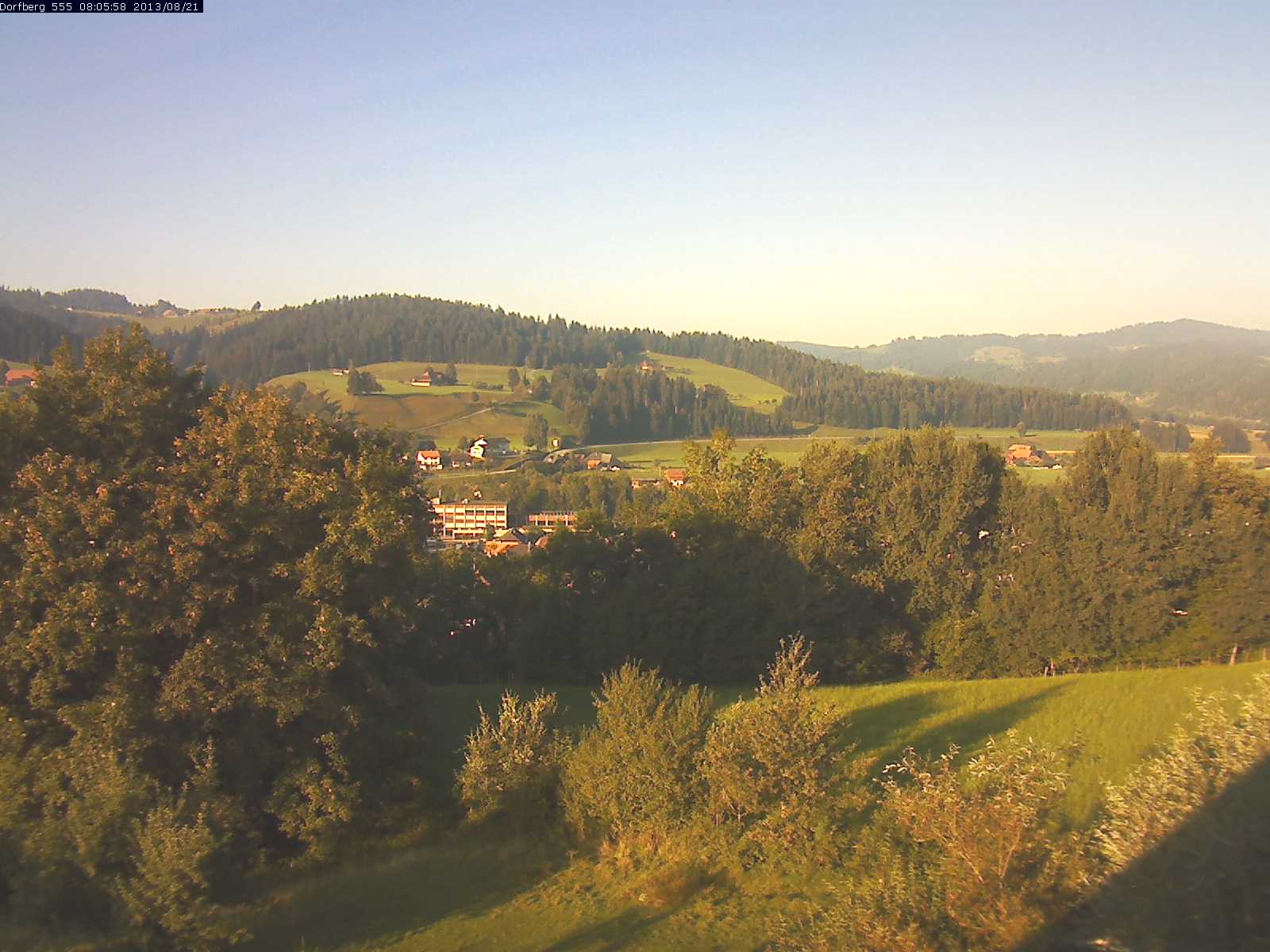 Webcam-Bild: Aussicht vom Dorfberg in Langnau 20130821-080600