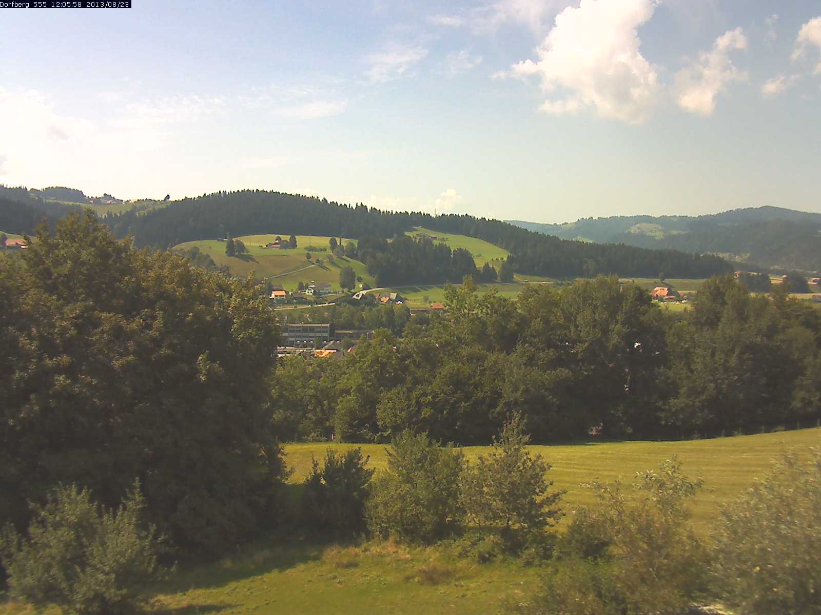 Webcam-Bild: Aussicht vom Dorfberg in Langnau 20130823-120600
