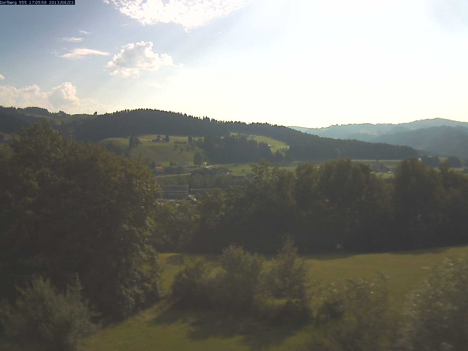 Webcam-Bild: Aussicht vom Dorfberg in Langnau 20130823-170600