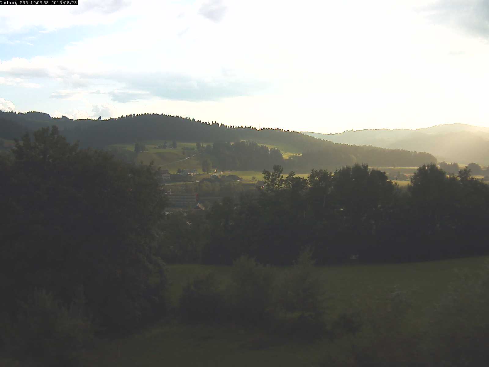 Webcam-Bild: Aussicht vom Dorfberg in Langnau 20130823-190600