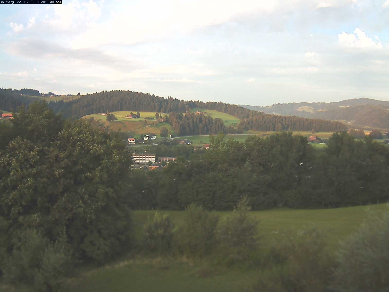 Webcam-Bild: Aussicht vom Dorfberg in Langnau 20130824-070600