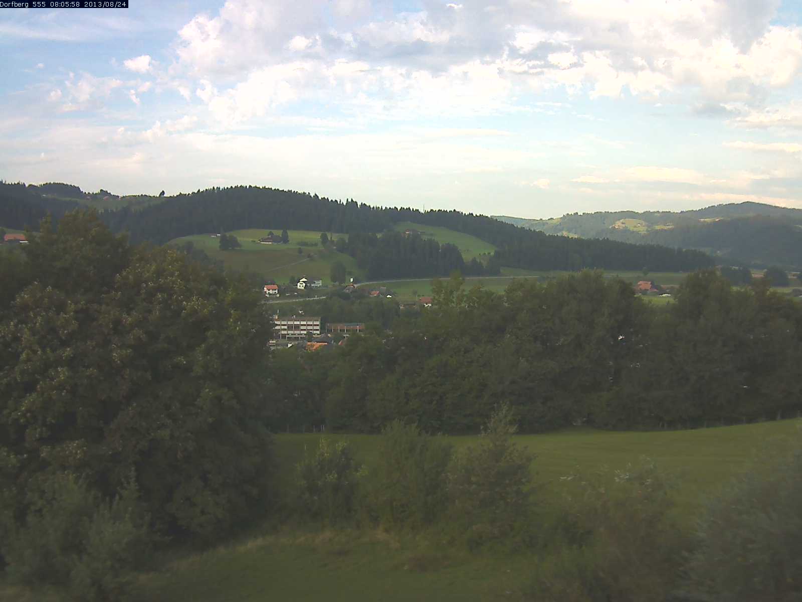 Webcam-Bild: Aussicht vom Dorfberg in Langnau 20130824-080600