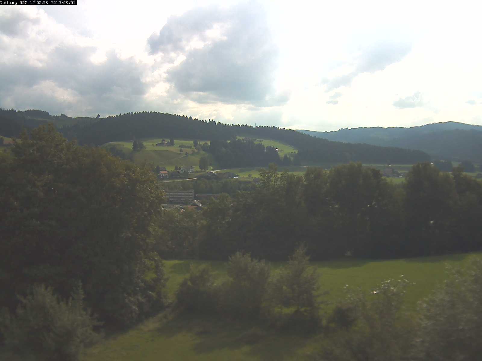 Webcam-Bild: Aussicht vom Dorfberg in Langnau 20130901-170600