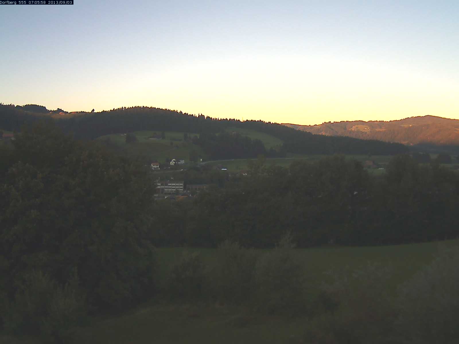 Webcam-Bild: Aussicht vom Dorfberg in Langnau 20130903-070600