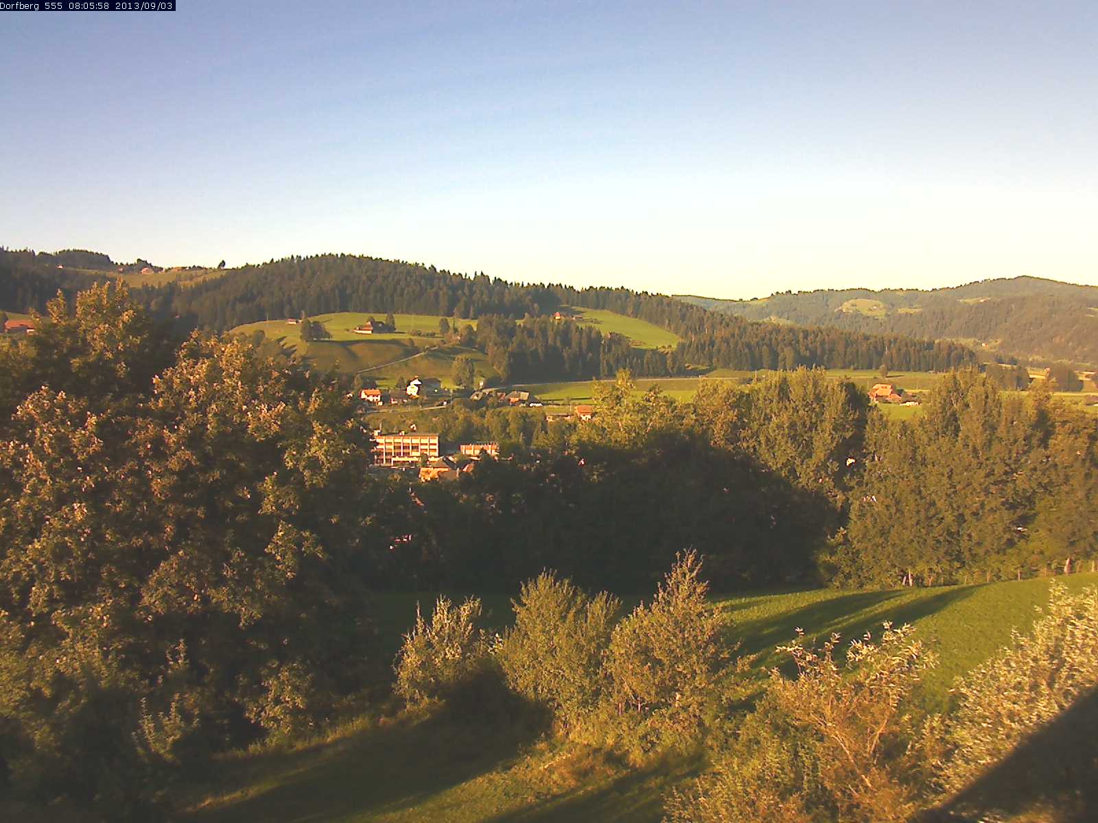 Webcam-Bild: Aussicht vom Dorfberg in Langnau 20130903-080600