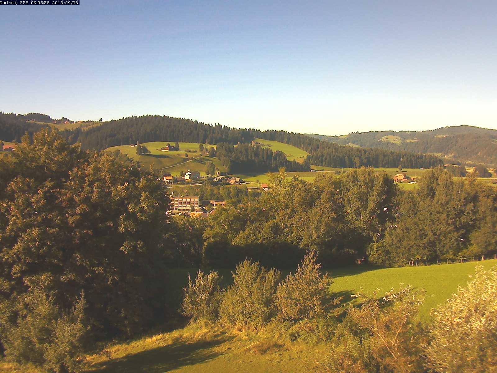 Webcam-Bild: Aussicht vom Dorfberg in Langnau 20130903-090600