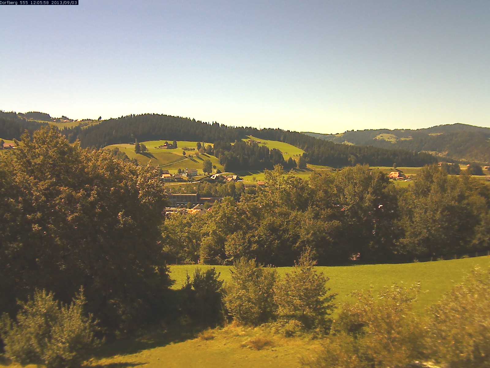 Webcam-Bild: Aussicht vom Dorfberg in Langnau 20130903-120600