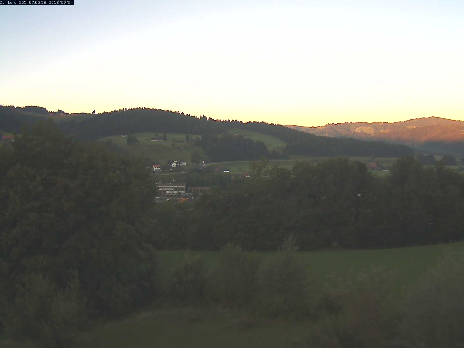 Webcam-Bild: Aussicht vom Dorfberg in Langnau 20130904-070600