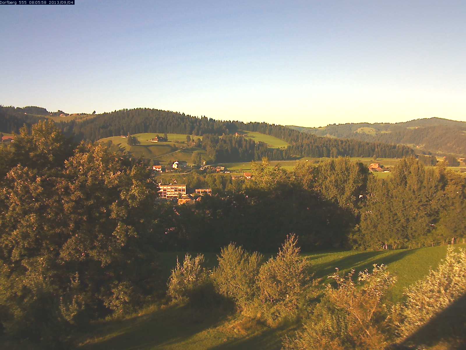 Webcam-Bild: Aussicht vom Dorfberg in Langnau 20130904-080600