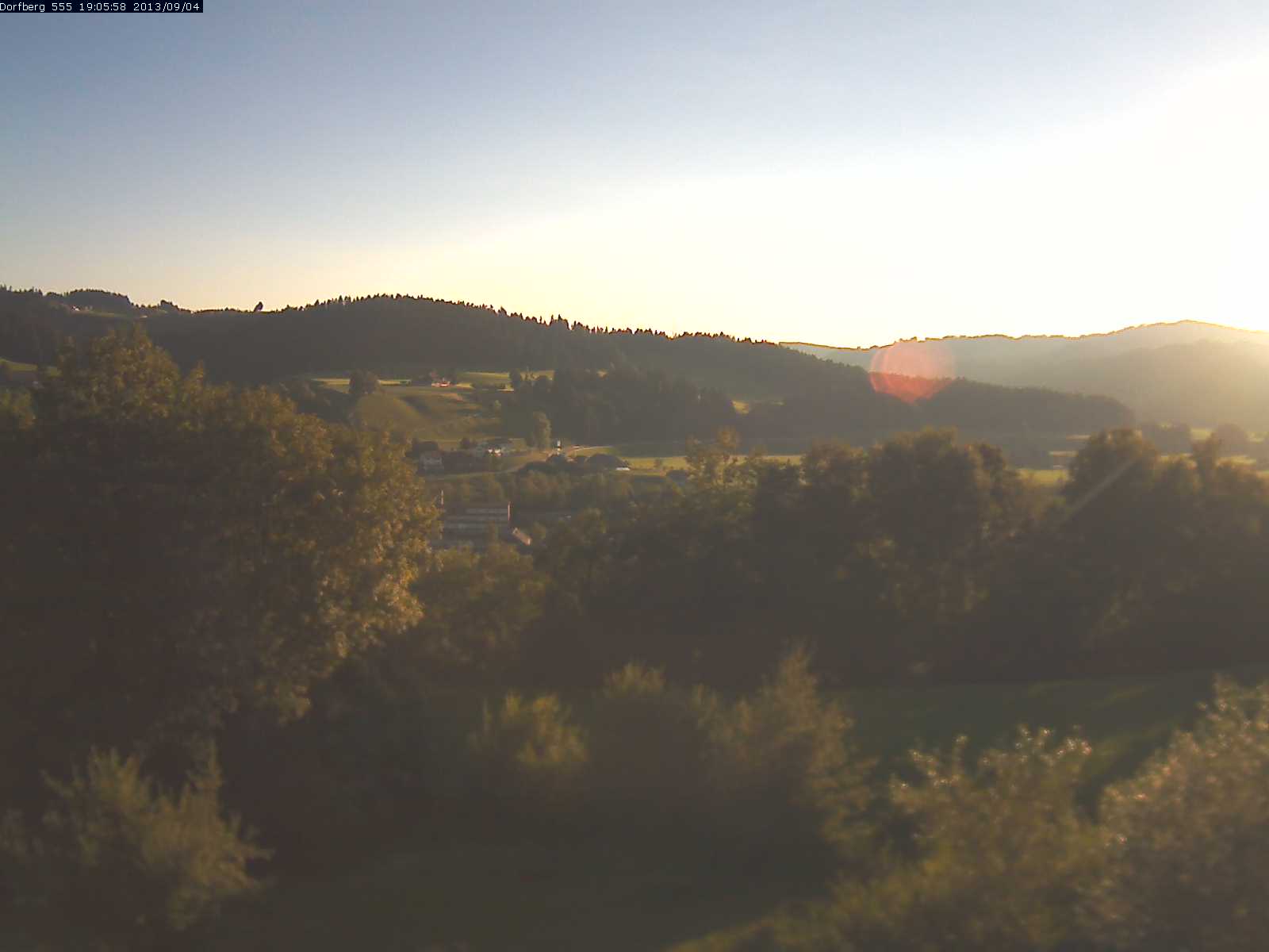 Webcam-Bild: Aussicht vom Dorfberg in Langnau 20130904-190600