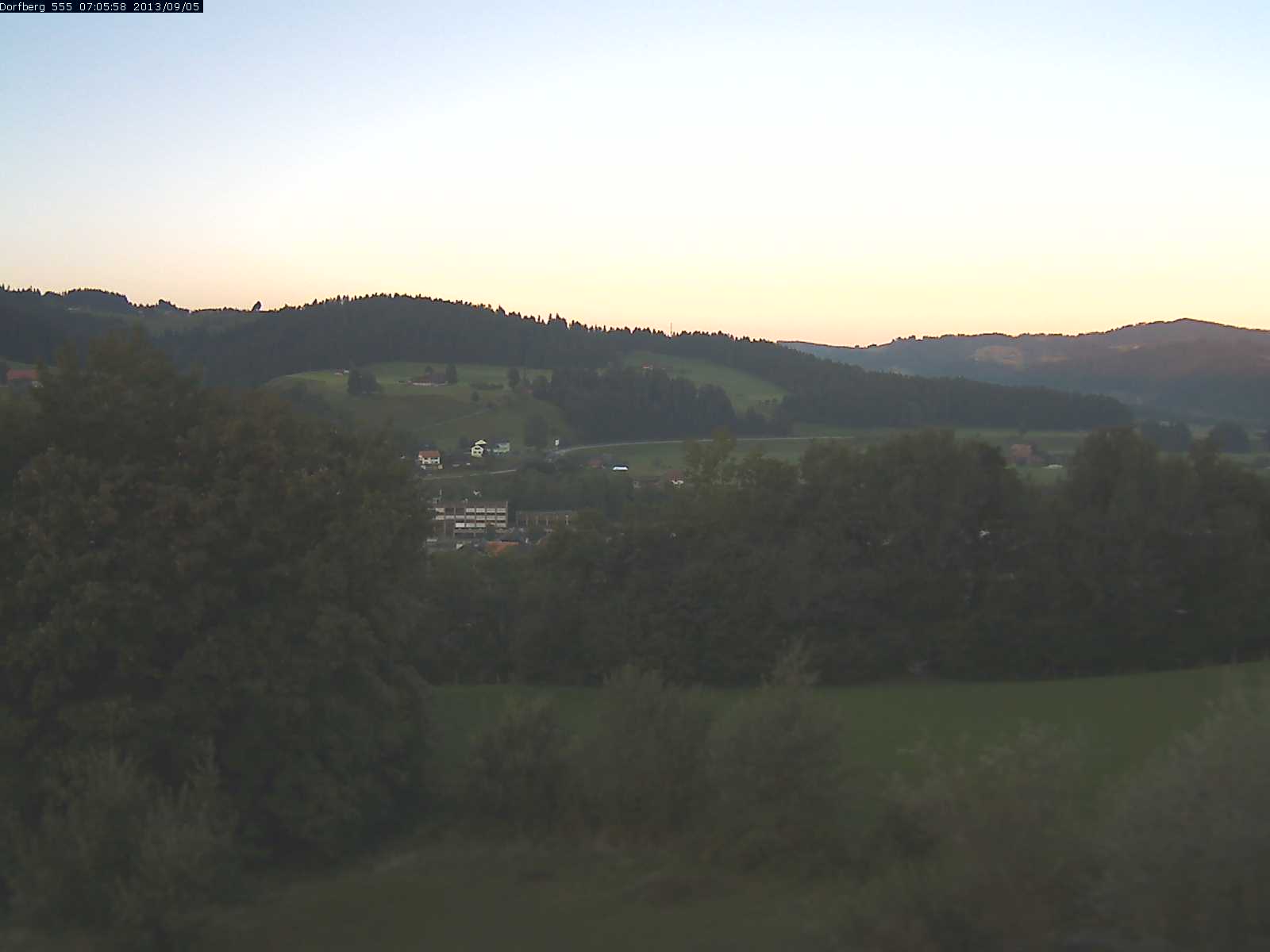 Webcam-Bild: Aussicht vom Dorfberg in Langnau 20130905-070600
