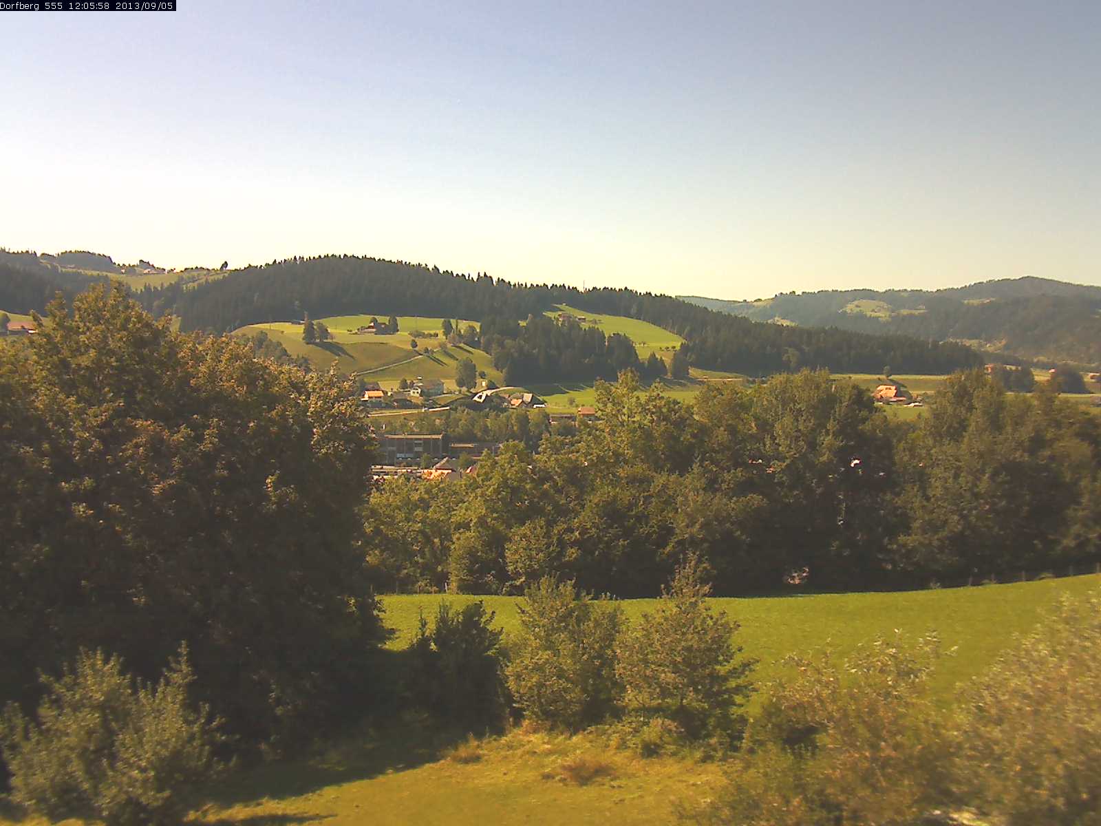 Webcam-Bild: Aussicht vom Dorfberg in Langnau 20130905-120600