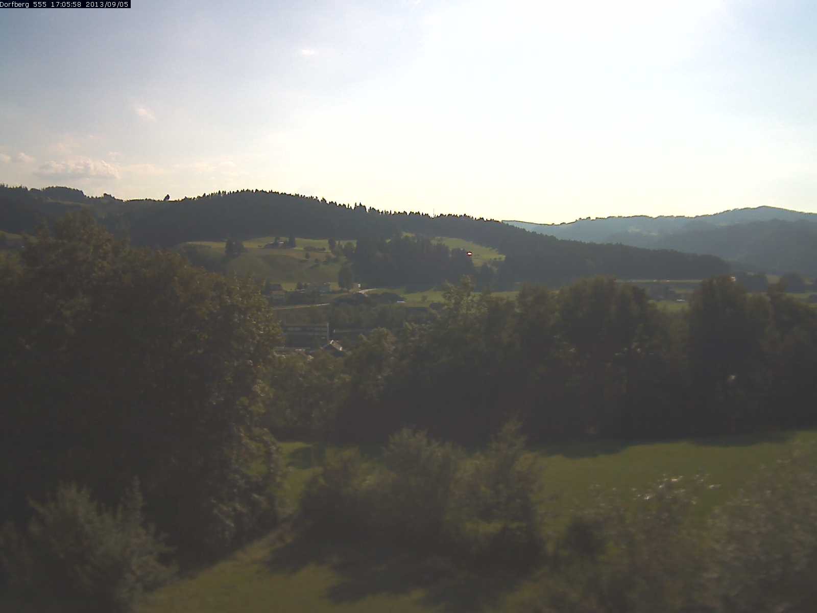 Webcam-Bild: Aussicht vom Dorfberg in Langnau 20130905-170600