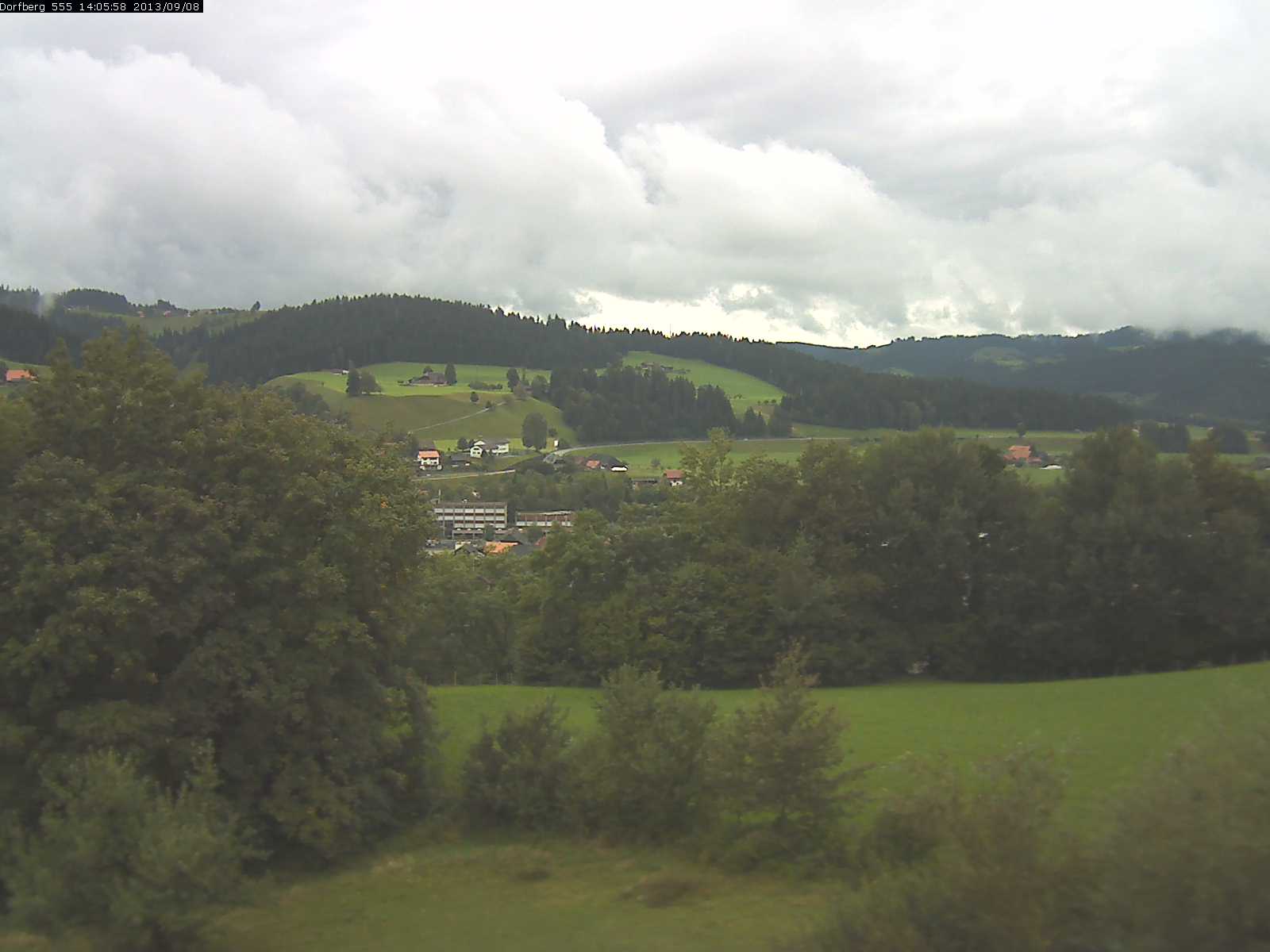 Webcam-Bild: Aussicht vom Dorfberg in Langnau 20130908-140600
