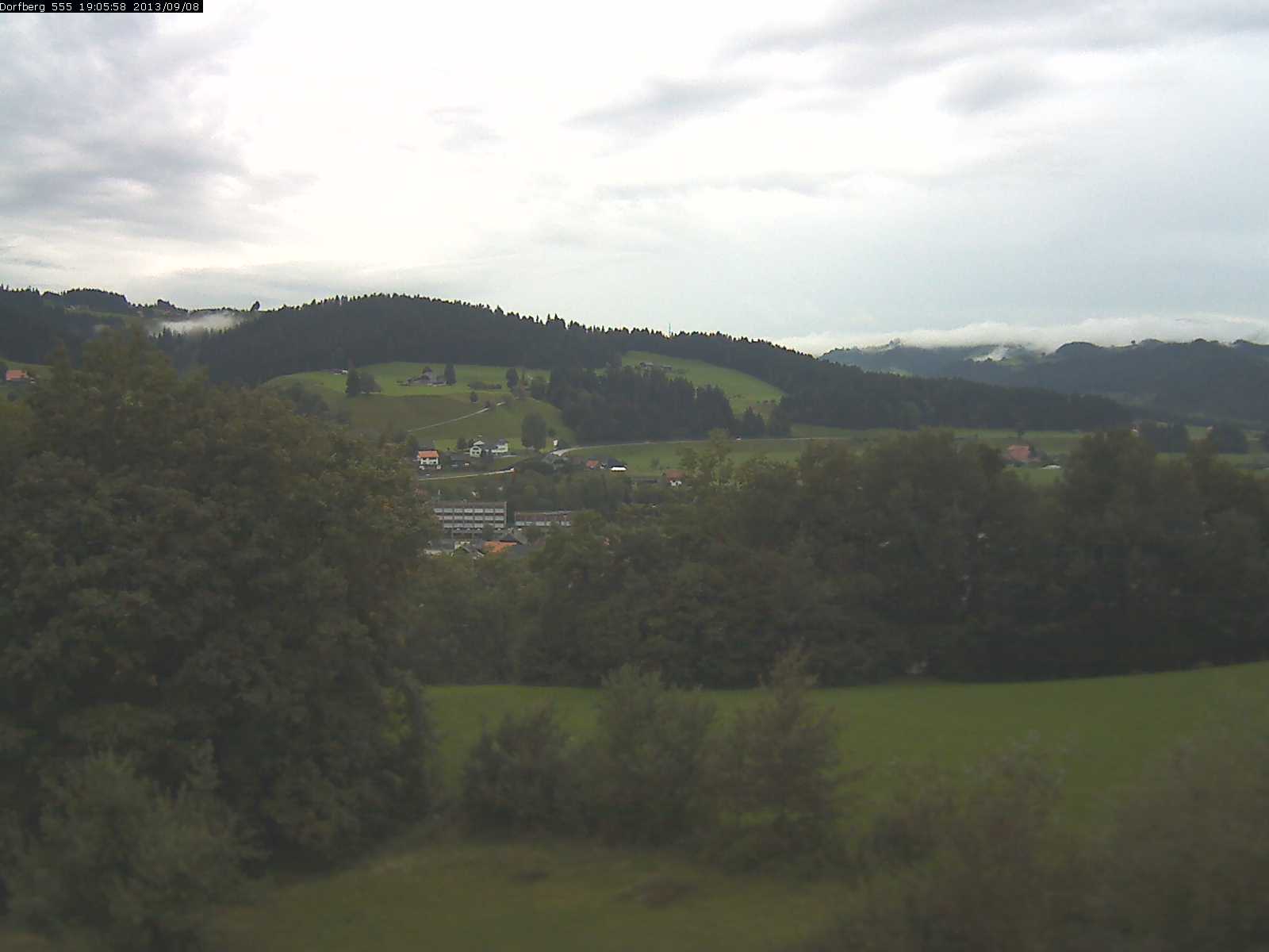 Webcam-Bild: Aussicht vom Dorfberg in Langnau 20130908-190600
