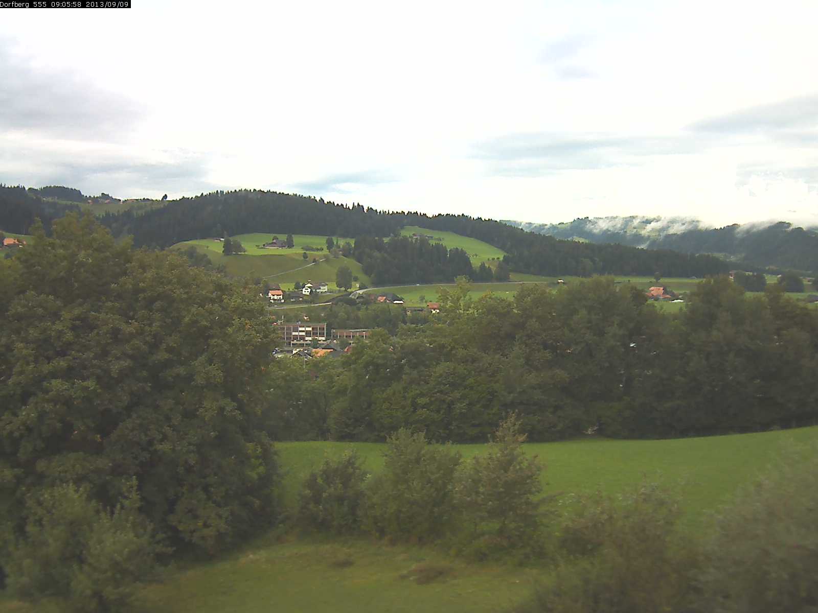 Webcam-Bild: Aussicht vom Dorfberg in Langnau 20130909-090600