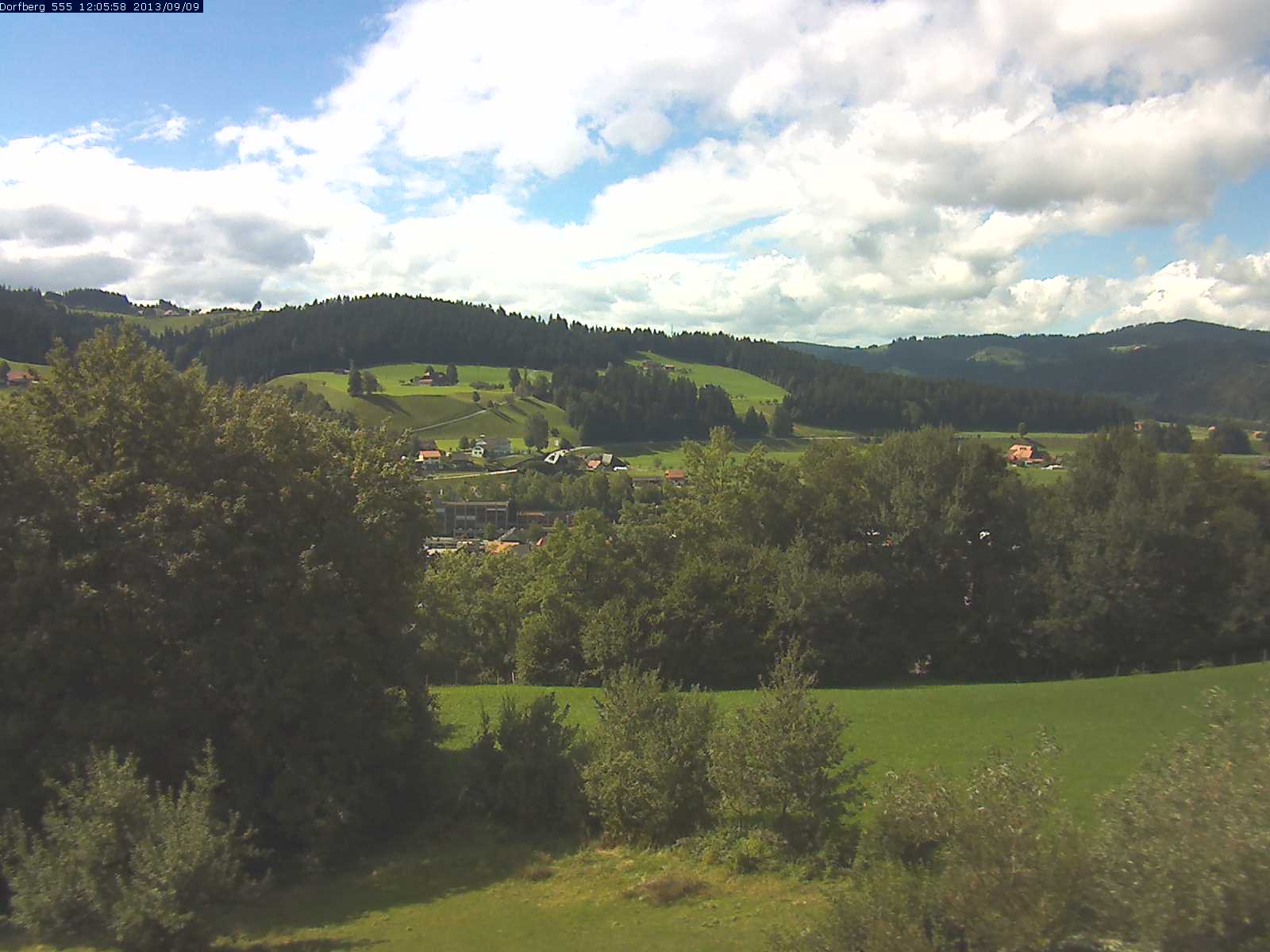 Webcam-Bild: Aussicht vom Dorfberg in Langnau 20130909-120600
