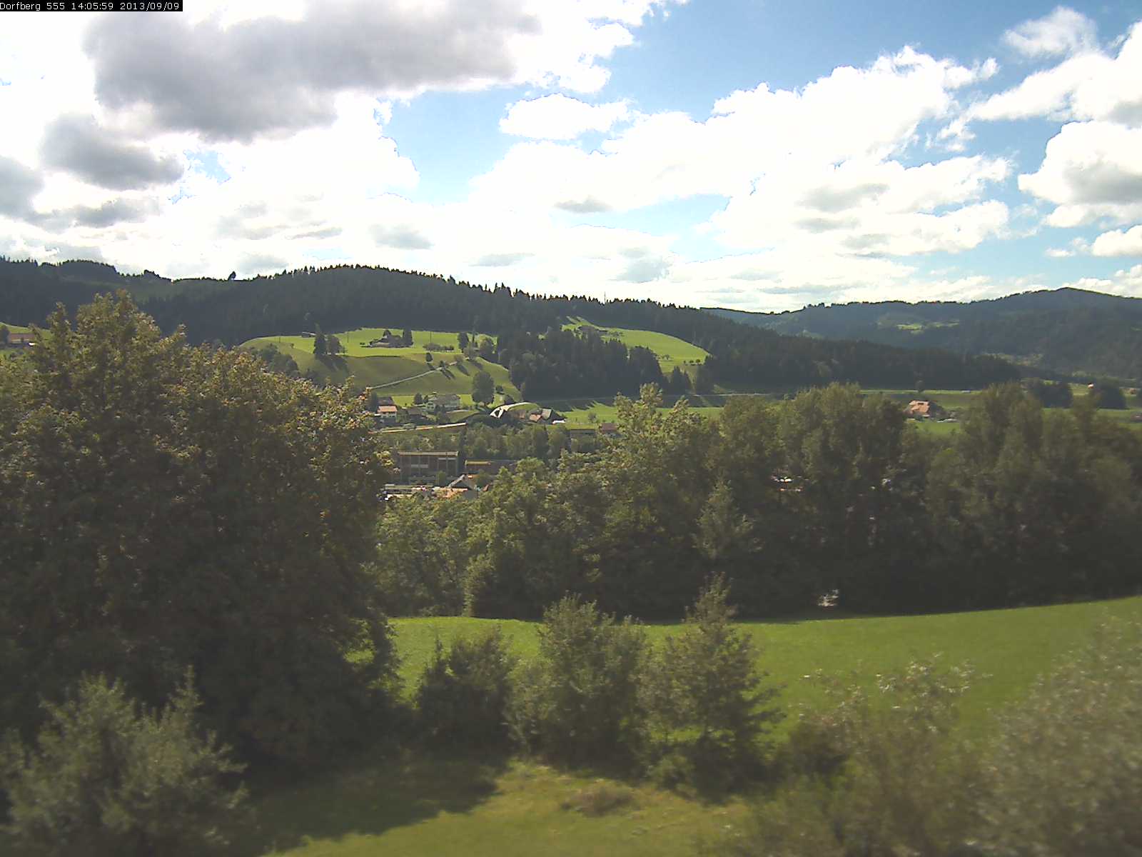 Webcam-Bild: Aussicht vom Dorfberg in Langnau 20130909-140600
