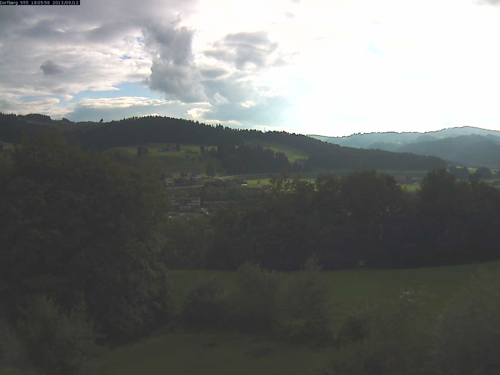 Webcam-Bild: Aussicht vom Dorfberg in Langnau 20130912-180600