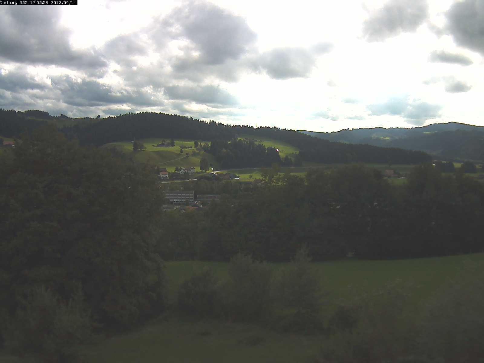 Webcam-Bild: Aussicht vom Dorfberg in Langnau 20130914-170600