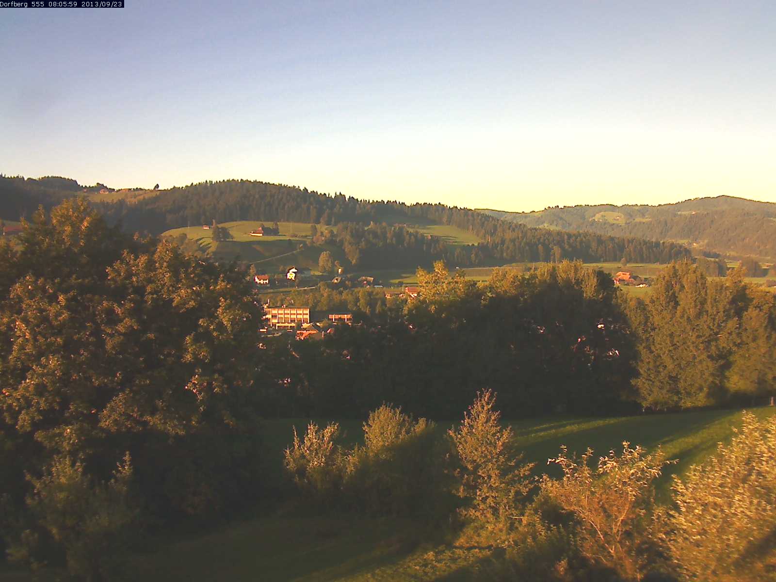Webcam-Bild: Aussicht vom Dorfberg in Langnau 20130923-080600