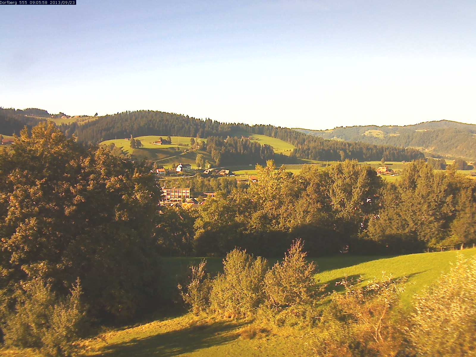 Webcam-Bild: Aussicht vom Dorfberg in Langnau 20130923-090600